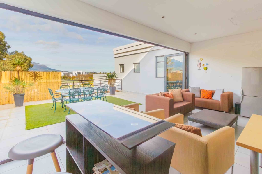 To Let 2 Bedroom Property for Rent in Dennesig Western Cape